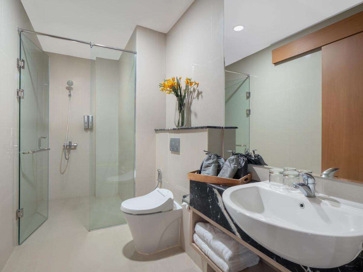 The Reiz Suites, Artotel Curated Medan